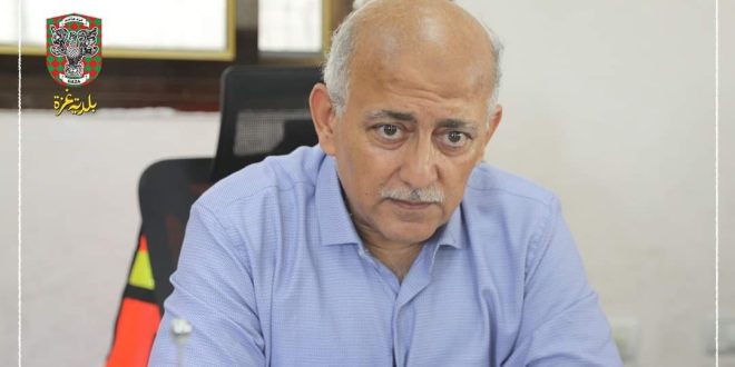رئيس بلدية غزة يحيي السراج